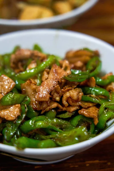 Uma Culinária Picante Deliciosa Hunan Porco Frito Com Pimenta — Fotografia de Stock
