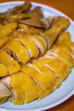 Lezzetli bir Çin usulü haşlanmış tavuk.