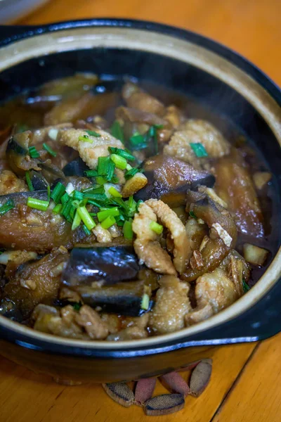 Una Deliziosa Cucina Casalinga Cinese Pesce Salato Melanzane — Foto Stock