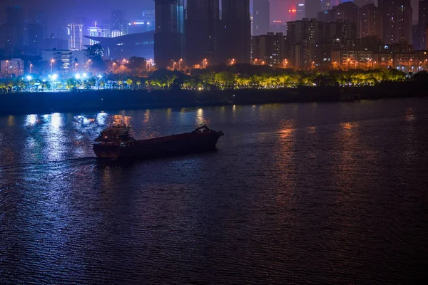 Νυχτερινή Άποψη Των Σκαφών Εξόρυξης Άμμου Στο Ποτάμι Της Πόλης — Φωτογραφία Αρχείου