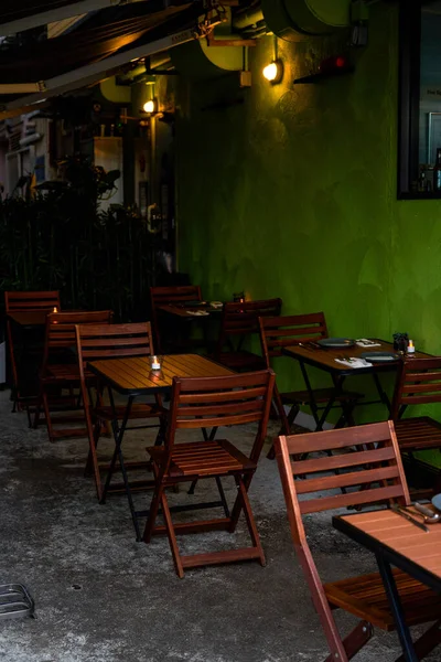 香港街道上的餐馆和餐馆的座位 — 图库照片