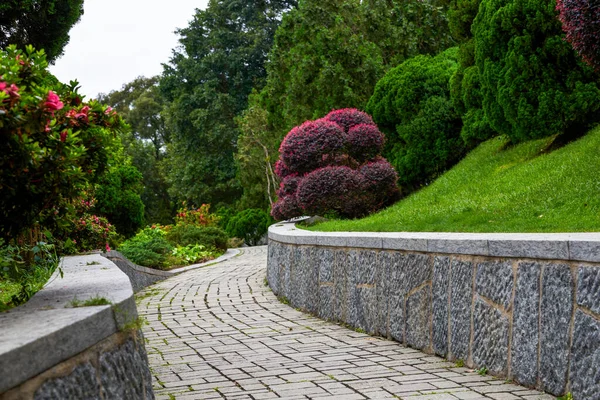 香港慈山寺日本花园休憩径概览 — 图库照片