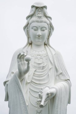 Asya 'nın en büyük Budist heykeli Hong Kong' daki Tsz Shan Manastırı 'nda.