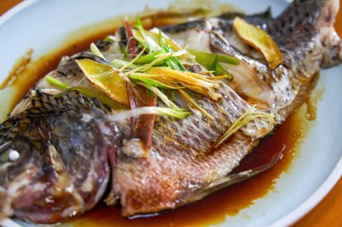 Nefis bir tilapia yemeği.