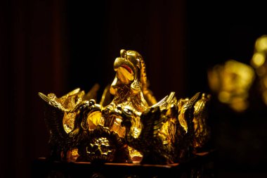 Geleneksel Çin altın tacının yakın çekimi