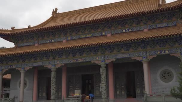 Magnífico Templo Budista Chino Tradicional Que Construye Imágenes Video Hlg — Vídeos de Stock