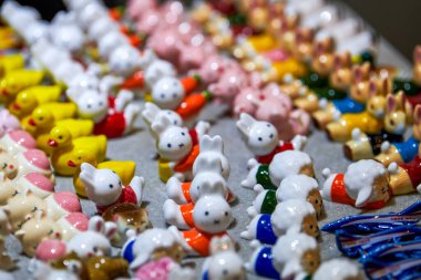 Muhtelif çay seremonisi süslemelerinin yakın çekimi