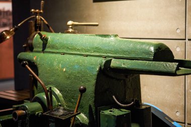 Liuzhou Sanayi Müzesi, Guangxi, Çin 'de büyük makineler ve vitesler.