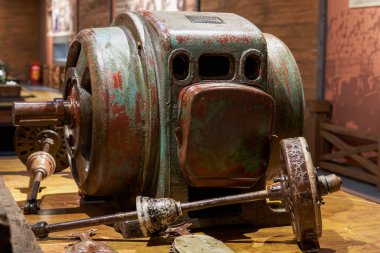 Liuzhou Sanayi Müzesi, Guangxi, Çin 'de büyük makineler ve vitesler.