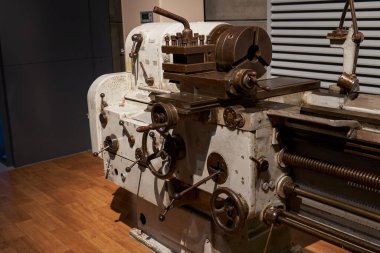 Liuzhou Sanayi Müzesi, Guangxi, Çin 'de büyük makineler ve vitesler.