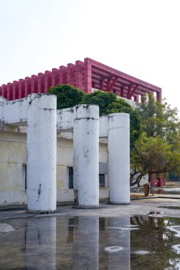 Eski endüstri parkında sanayi atölyesi binaları