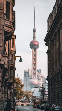 Pudong, Şangay, Çin 'deki hareketli binalar ve Doğu İnci Kulesi