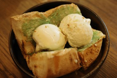 Soğuk ve tatlı dondurma ekmeği