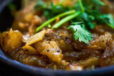 Kokulu ve lezzetli Kanton usulü biftek tendonu.