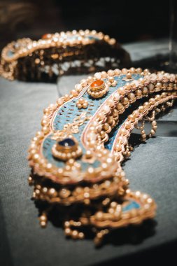 Müzenin enfes antik Çin mücevherleri koleksiyonu.