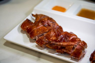 Guangxi, Çin ve Xiaodao ördeklerinden lezzetli bir yemek.