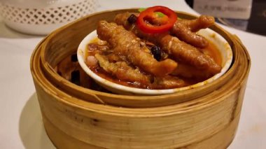 Guangzhou otellerinde lezzetli ve nefis Kanton sabah çayı Dim Sum