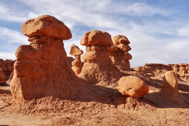 Goblin Vadisi, Utah, ABD 'de ulusal bir parkta soyut kaya oluşumları. Güzel doğa.