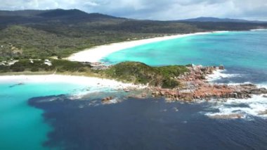 Tazmanya, Avustralya Yukarıdan güzel deniz manzarası.