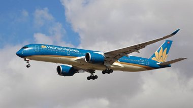 Vietnam Havayollarının Boeing 787 Dreamliner uçağı Avustralya Melbourne Havaalanına indi.