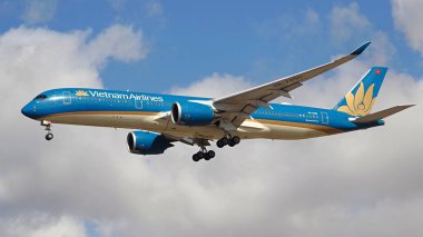 Vietnam Havayollarının Boeing 787 Dreamliner uçağı Avustralya Melbourne Havaalanına indi.