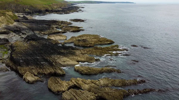 海水中的岩石 大西洋沿岸的地质构造 — 图库照片