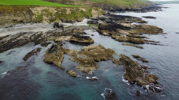 Atlantik Parlak Kayalık Kıyıları Güzel Kuzey Avrupa Doğası Kayalık Kıyı — Stok fotoğraf