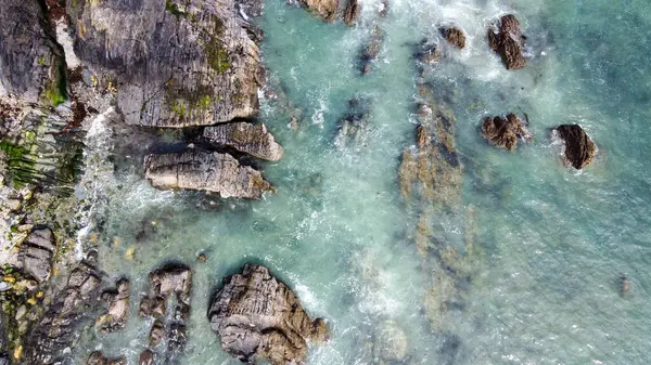 Muitos Pedregulhos Mar Falésias Costeiras Atlântico Norte Beira Mar Bela — Fotografia de Stock