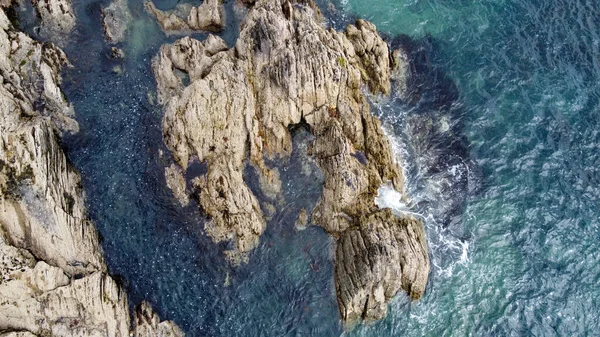 Viele Felsbrocken Meerwasser Küstenklippen Des Nordatlantiks Schöne Natur Meer Dramatische — Stockfoto