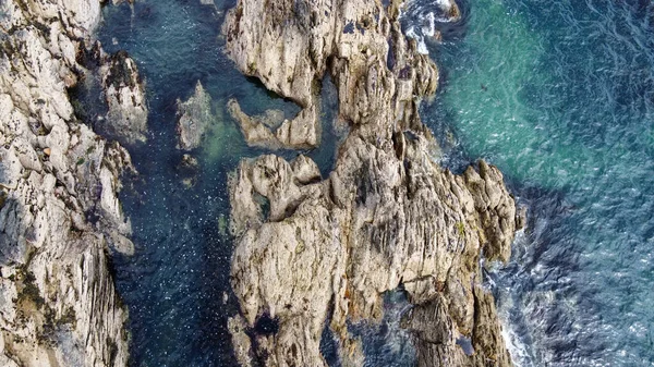 Viele Felsbrocken Meerwasser Küstenklippen Des Nordatlantiks Schöne Natur Meer Dramatische — Stockfoto