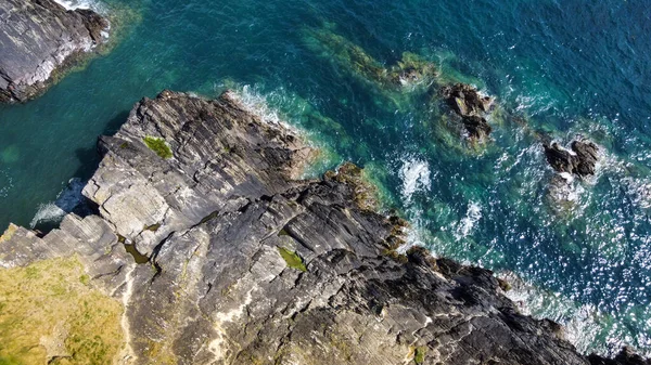アイルランドの壮大な崖 ケルティック海の絵のような海岸 西コルク シースケープ トップビュー — ストック写真