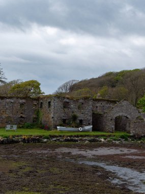 Arundel tahıl ambarının kalıntıları. Eski bir taş bina. Tarihi anıt. Turistik yerler