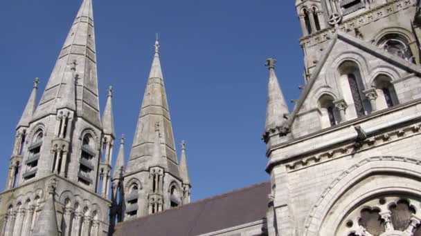 Spires Cathedral Finbar Clear Blue Sky Anglican Cathedral Irish City — Vídeo de Stock