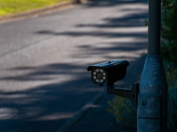 Jedna Kamera Słupie Ulica Kamera Zewnętrzna — Zdjęcie stockowe