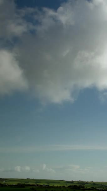 아일랜드 지역을 횡단하는 뭉게구름의 — 비디오
