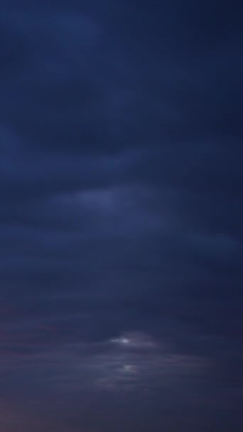 Угрожающее Облачное Небо Фон Мрачные Тучи Покрывают Небо Временной Апс — стоковое видео