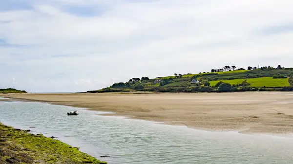 夏日的桑迪爱尔兰海滩海滨景观 — 图库照片