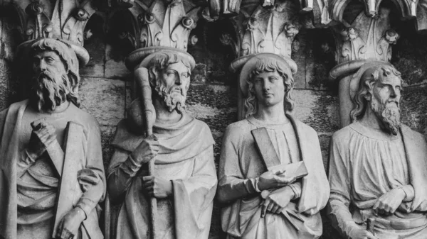 Rzeźbiarskie Obrazy Świętych Apostołów Ścianie Fasady Katedry Fin Barre Cork — Zdjęcie stockowe