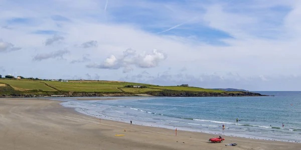 爱尔兰著名的海滩Inchydoney景观 夏日阳光灿烂的大西洋爱尔兰海岸 — 图库照片
