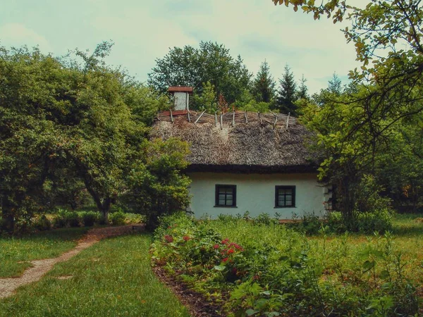 Dobrze Zachowany Ukraiński Dom Dawnych Czasów Można Podziwiać Muzeum Architektury — Zdjęcie stockowe