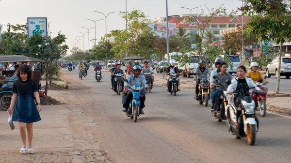 Siem Reap Camboja Dezembro 2018 Bustling Ruas Siem Reap Uma — Fotografia de Stock