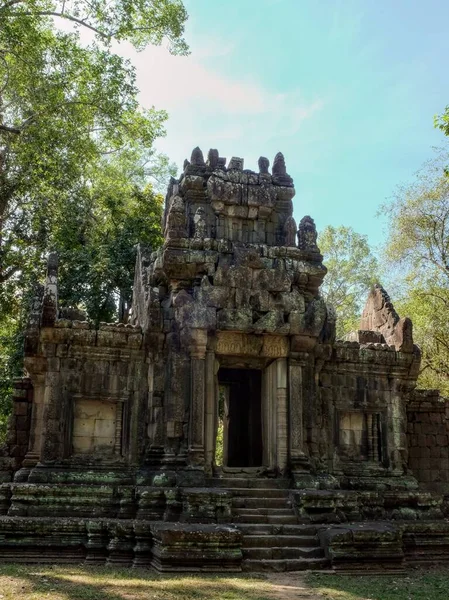 Каменное Сооружение Древней Кхмерской Империи Расположенное Лесу Камбодже — стоковое фото