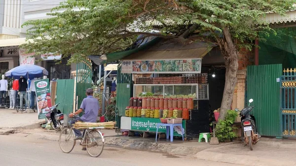 Siem Reap Camboja Dezembro 2018 Pequeno Quiosque Beira Estrada Vendendo — Fotografia de Stock