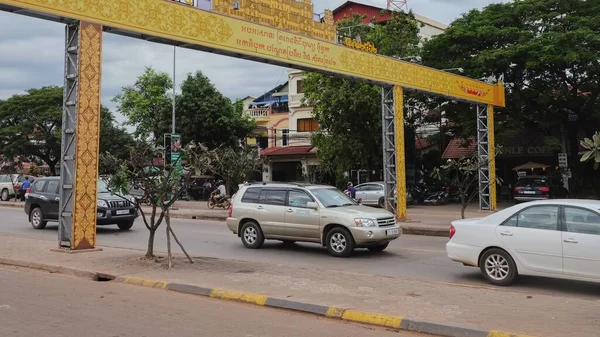 Siem Reap Cambodja December 2018 Auto Rijden Langs Weg Cambodjaanse — Stockfoto