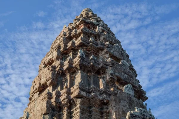Высокая Красиво Украшенная Каменная Башня Кхмерского Храма Ангкор Ват Камбодже — стоковое фото
