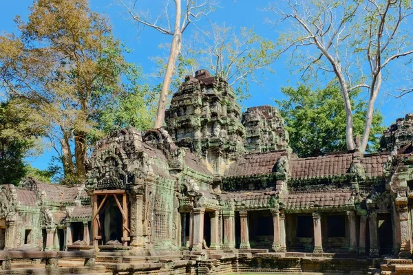 Photo Depicting Remnants Khmer Temple Prohm Recognized Significant Tourist Site — Stock Photo, Image