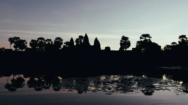Angkor Templom Körvonala Környező Vidékkel Együtt Csodálatos Sziluettet Vet Kambodzsai — Stock Fotó