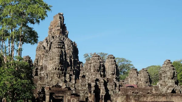Храм Байон Камбодже Прославленный Своей Архитектурой Запечатлен Солнечный Теплый День — стоковое фото