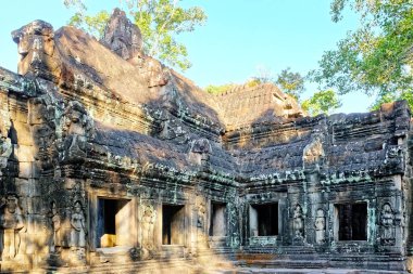 Kamboçya 'daki Bantey Kdei Tapınağı' nın Ortaçağ taş kalıntıları.