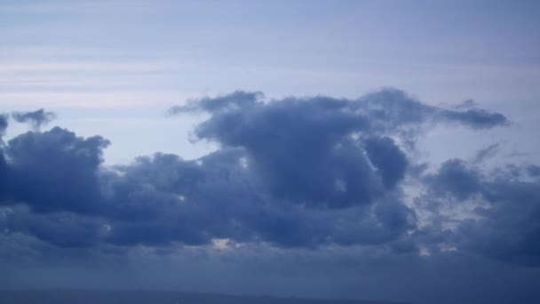 Cumulus Clouds Move Rapidly Sky Blue Hour Sky Background Timelapse — Videoclip de stoc